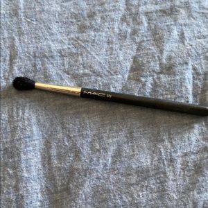 Mac brush